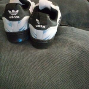 Adidas (marvel) boys tennis shoes sz 13